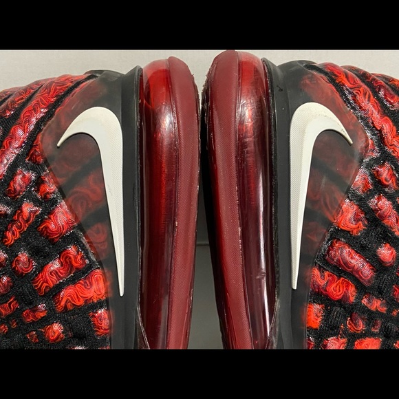 Lebron 17 Basketball Shoes - Picture 6 of 16